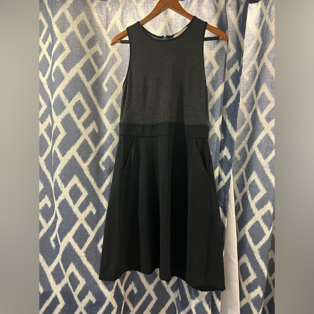 LOFT Black and Gray Dress with pockets Size 8